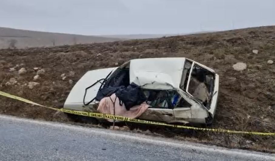 BİM firmasına ait kamyon ile otomobil çarpıştı: 1 ölü 1 yaralı