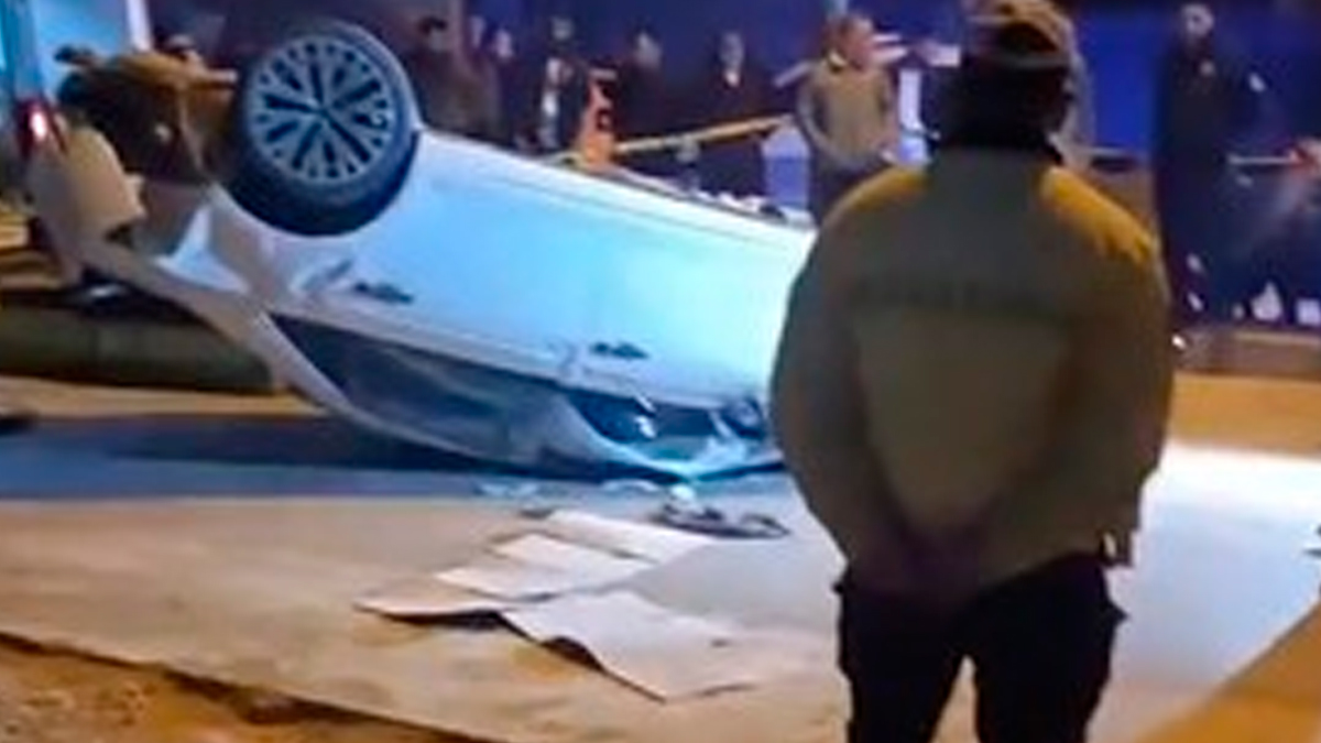 Adana'da dehşet anları! Araç trafoda durdu, sürücü hayatını kaybetti