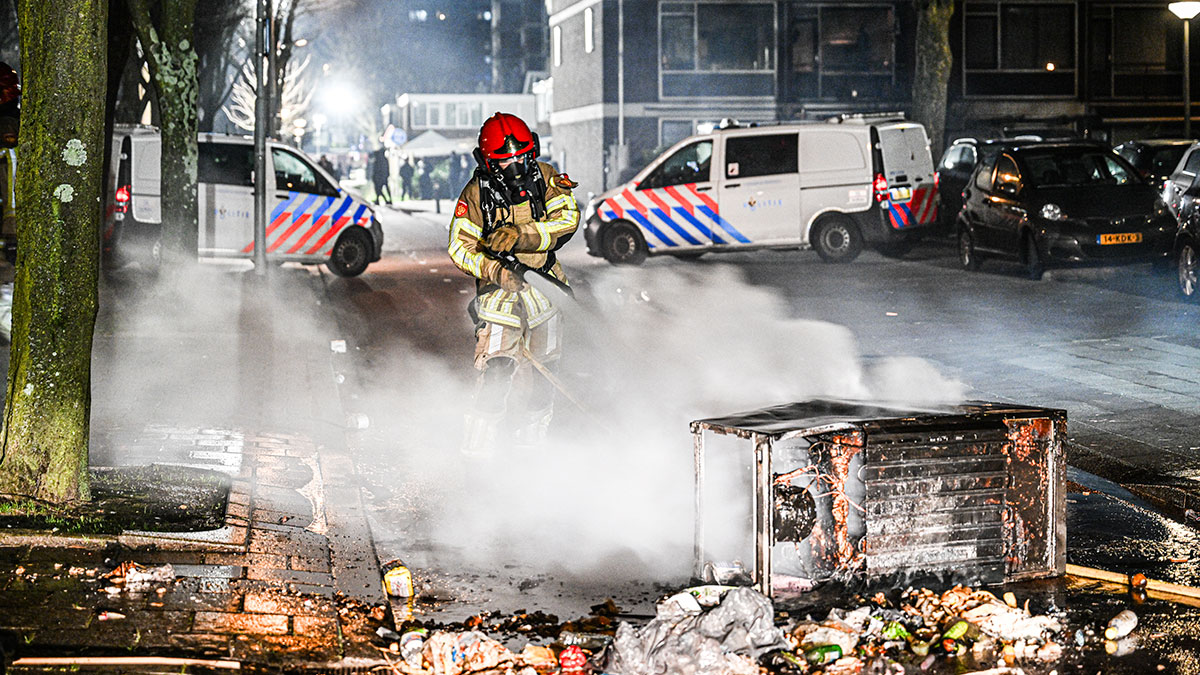 Hollanda'da yeni yıl kutlamaları olaylı başladı