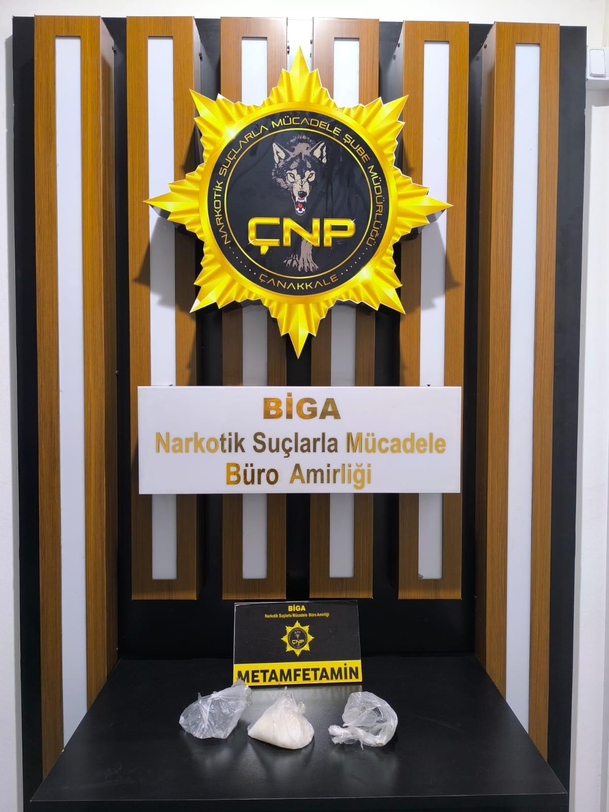 Çanakkale'de 'dur' ihtarına uymayan araçtan uyuşturucu çıktı