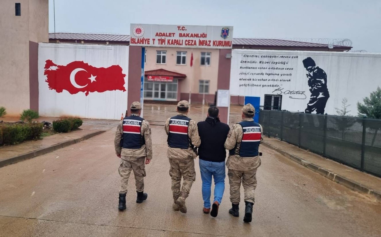Gaziantep’te kesinleşmiş 15 yıl cezası bulunan firari yakalandı