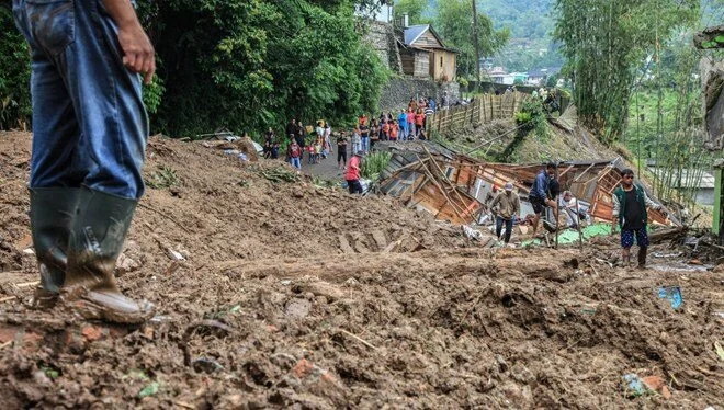 Endonezya'da toprak kayması: 4 ölü