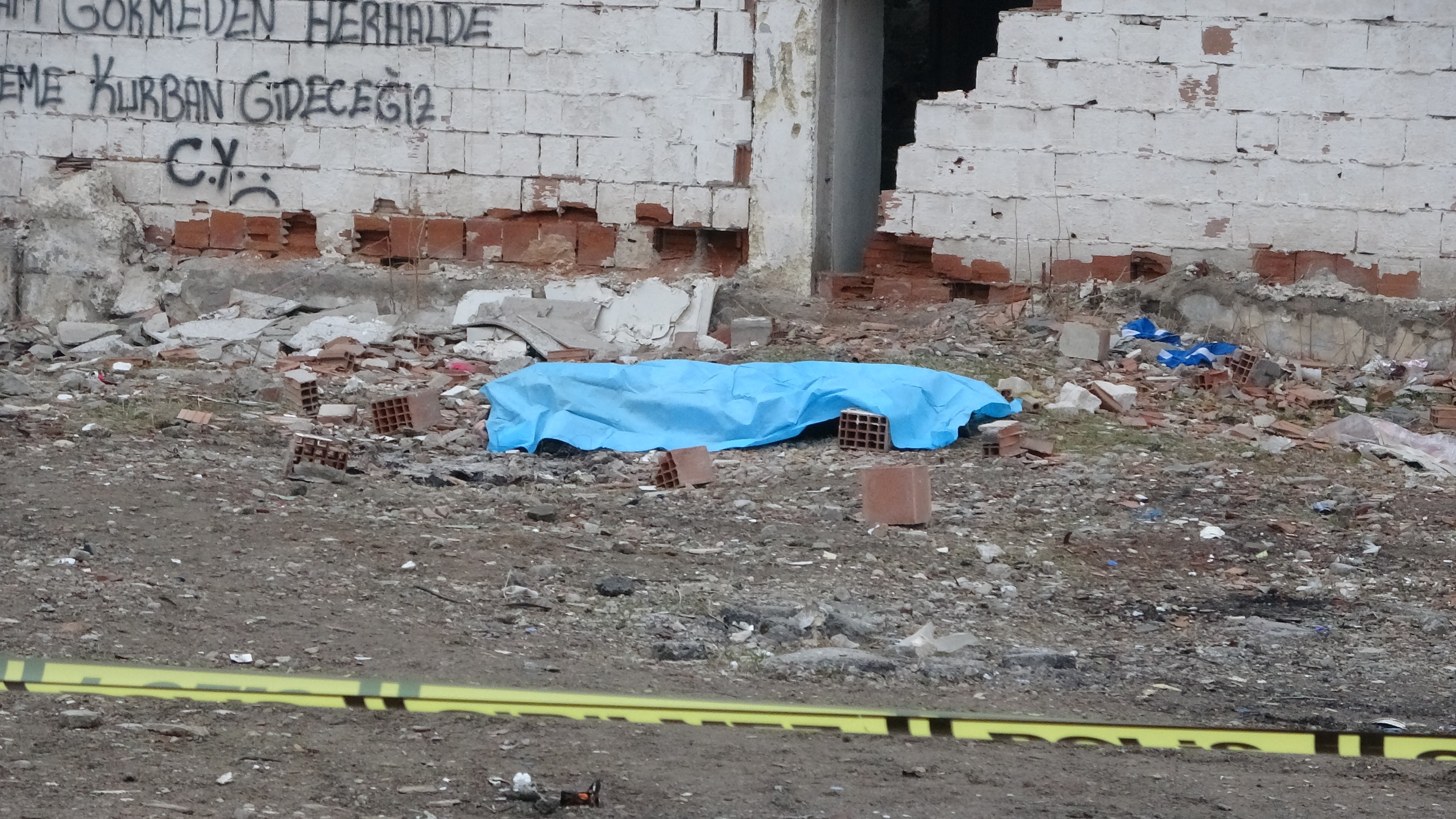 Malatya'da şüpheli ölüm! Boş arazide erkek cesedi bulundu