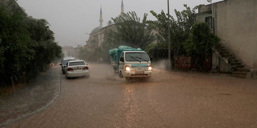 Meteorolojiden Kıyı Ege ve Batı Akdeniz için sağanak uyarısı
