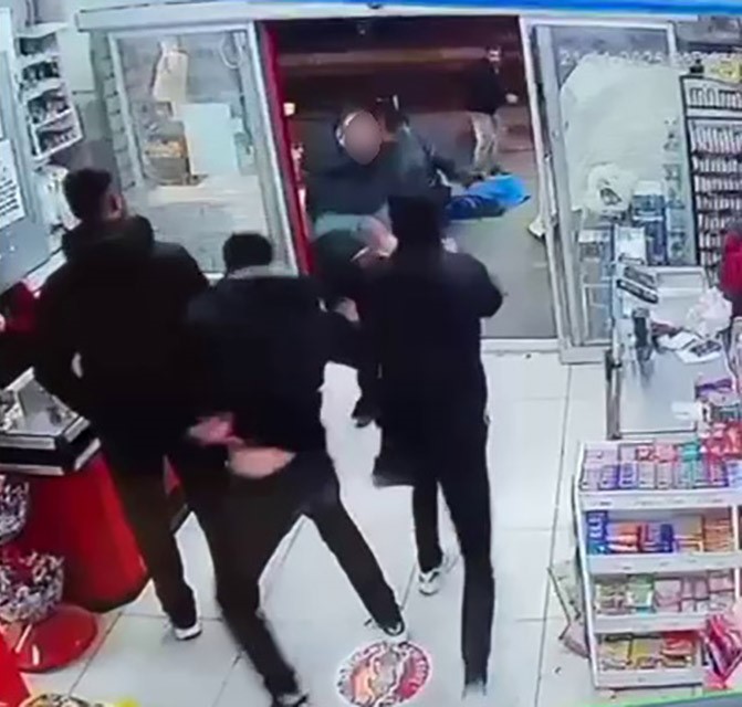 Adıyaman'da korku dolu anlar! Marketteki tartışma silahlı çatışmaya dönüştü