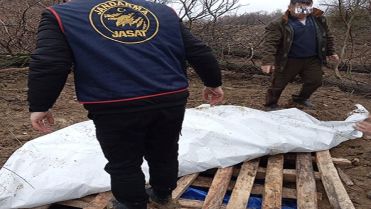 Çorum’da film gibi olay! Traktörünü gömdü, çalındı diye ihbar etti