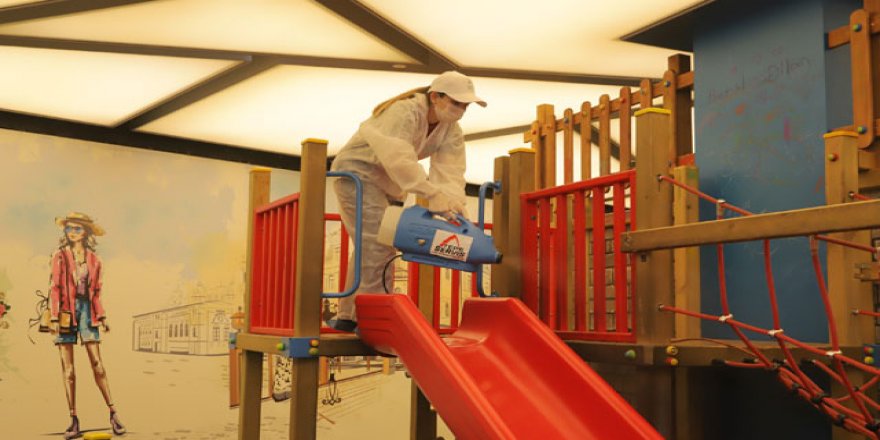 Ankara'da AVM'lerin oyun alanları çocuklar için temizlendi