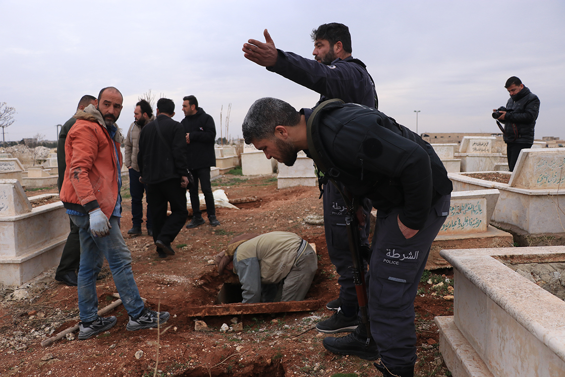 Suriye'de bir toplu mezar daha bulundu