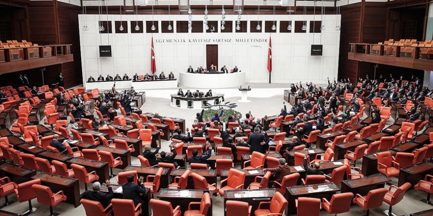 Meclis yeni vergi düzenlemesi için mesai yapacak