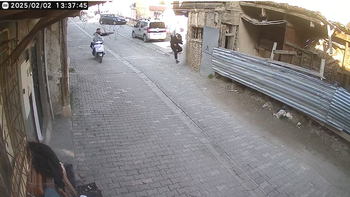 Pompalı tüfekle saldırıp motosikletle kaçan 2 şüpheli yakalandı