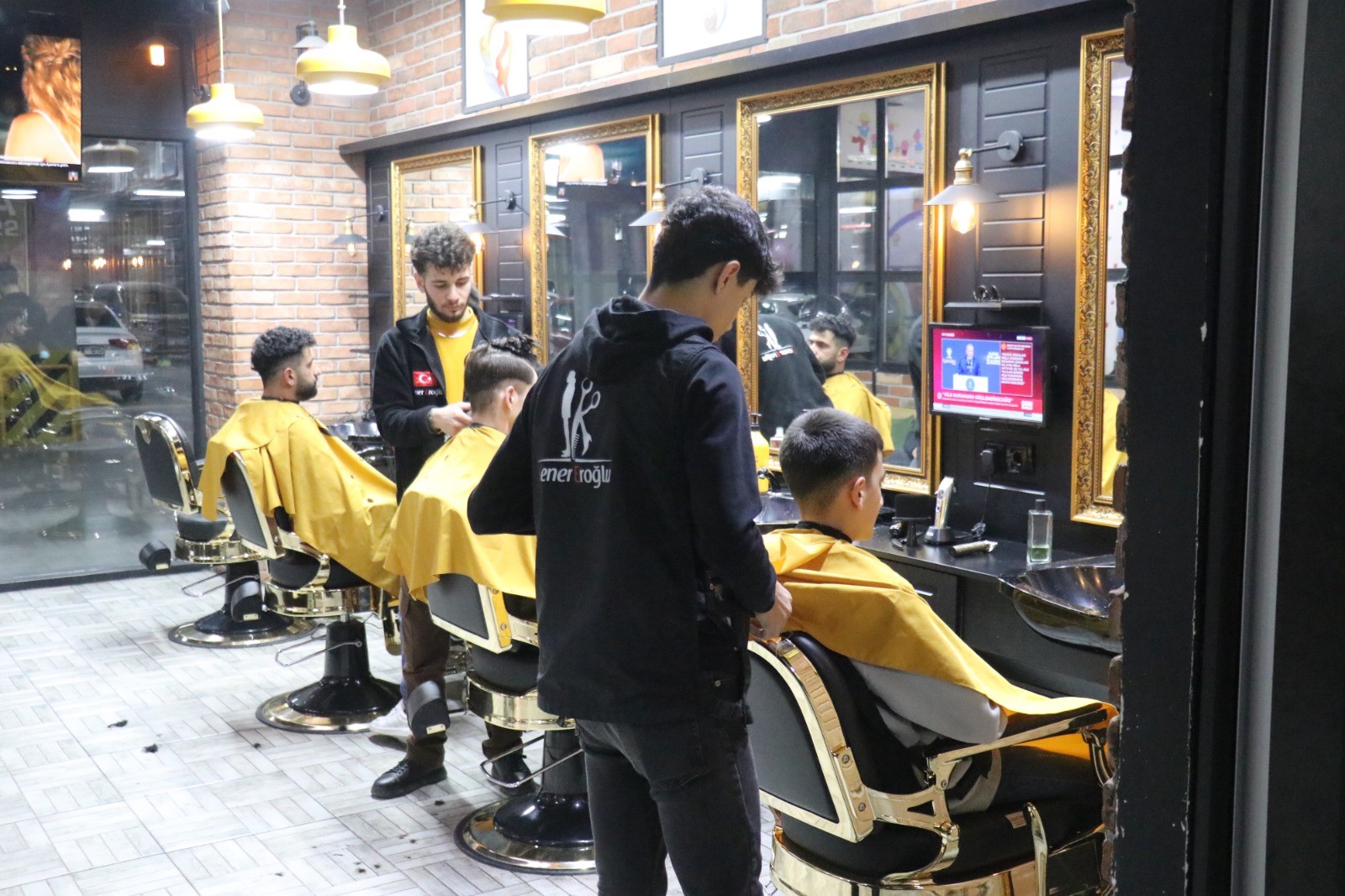 Malatya'da kuaförler pazar günü açık olacak