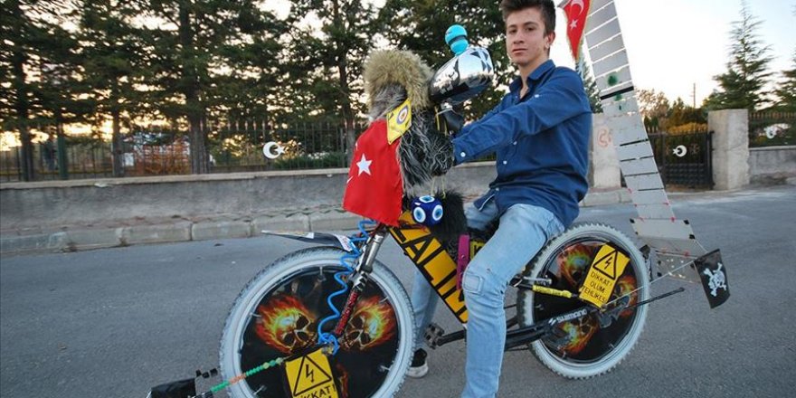Liseli Muhammed Emin'in 'sıra dışı' bisikleti ilgi çekiyor