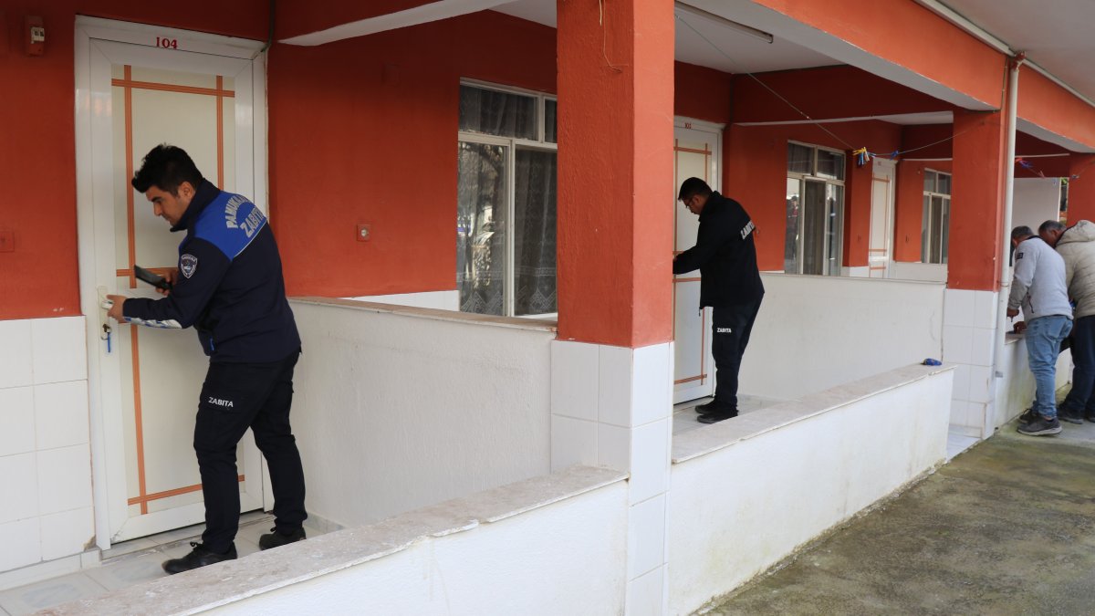 Denizli'de işletme belgesi olmayan pansiyonlar mühürlendi