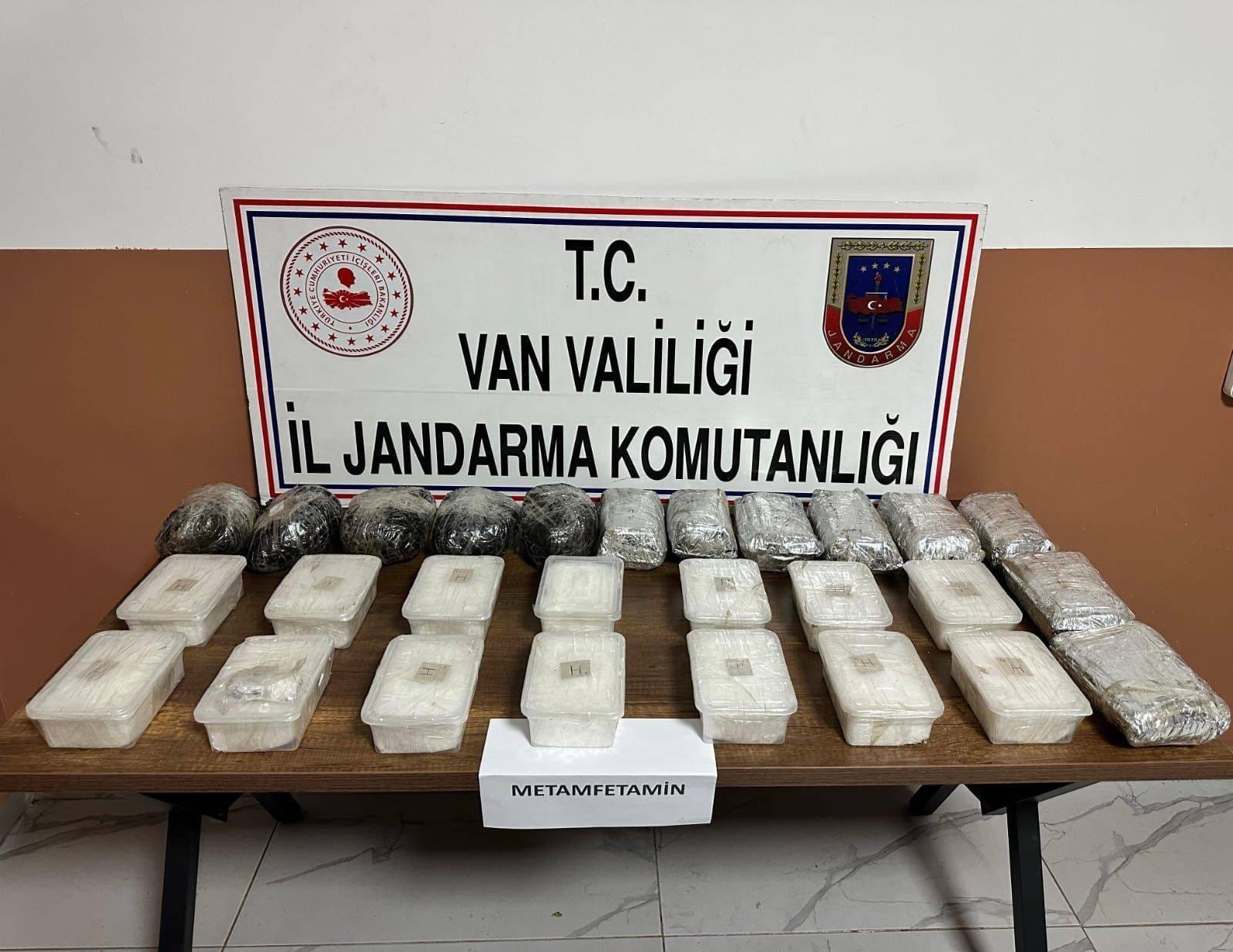 Van’da uyuşturucu operasyonu! 243 kilogram 624 gram uyuşturucu ele geçirildi