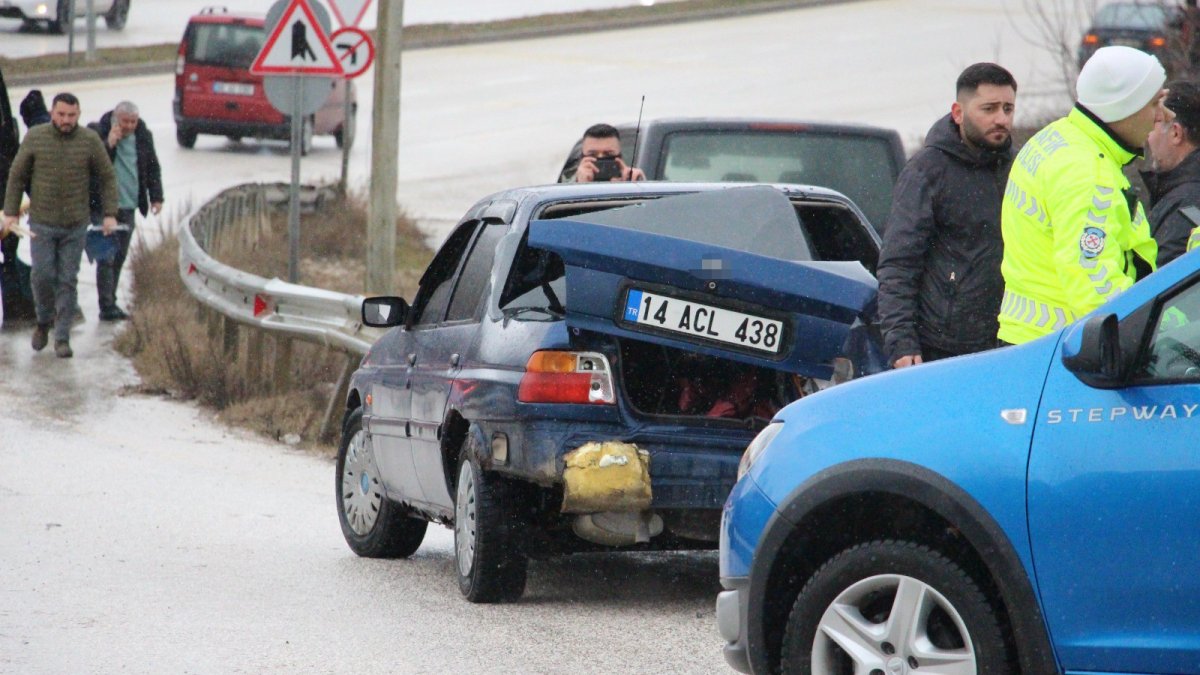 Bolu'da zincirleme kaza! Yardım etmek isterken kendisi de kazaya karıştı