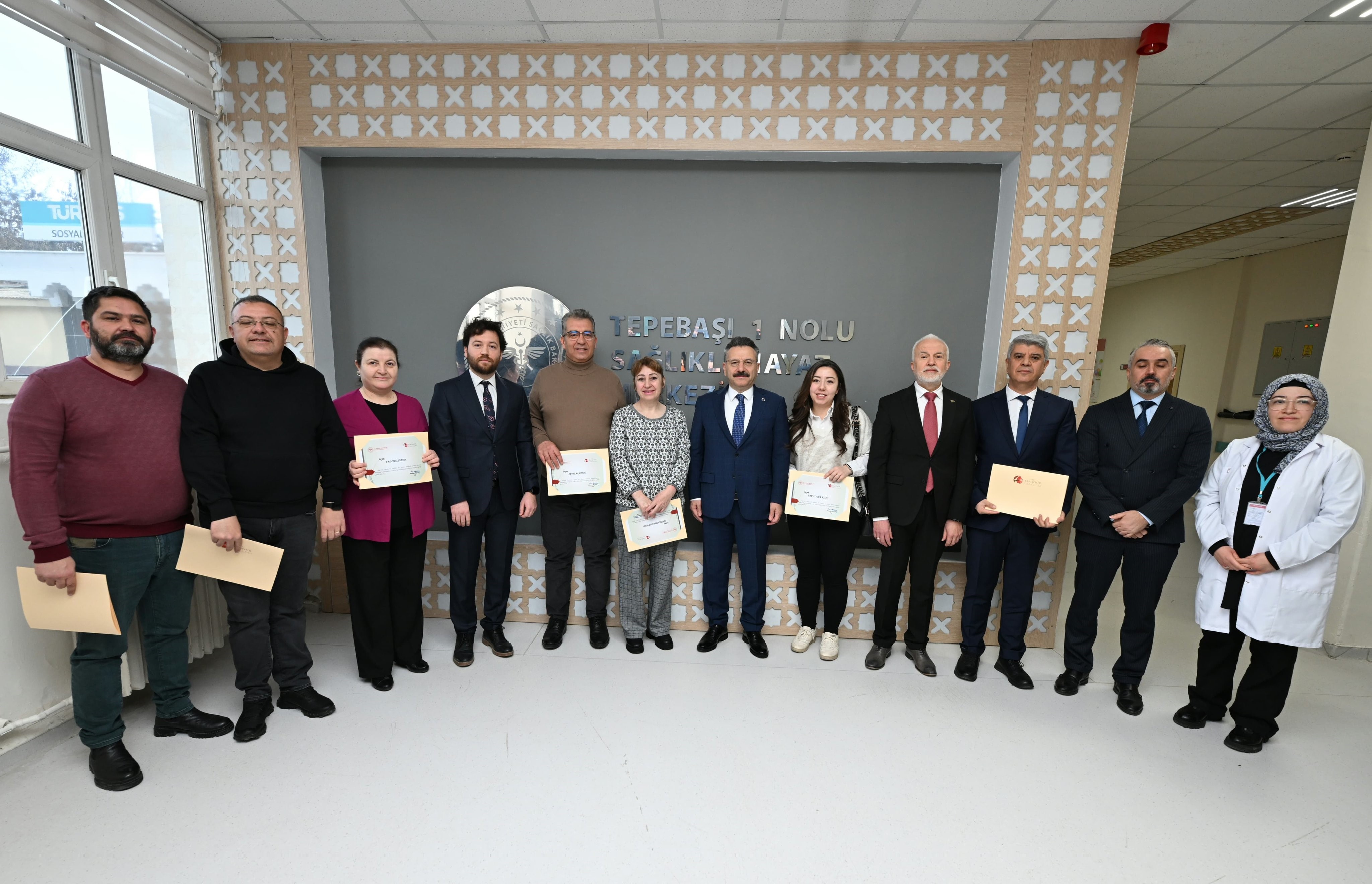 Vali Aksoy’dan sigarayı bırakan vatandaşlara teşekkür belgesi