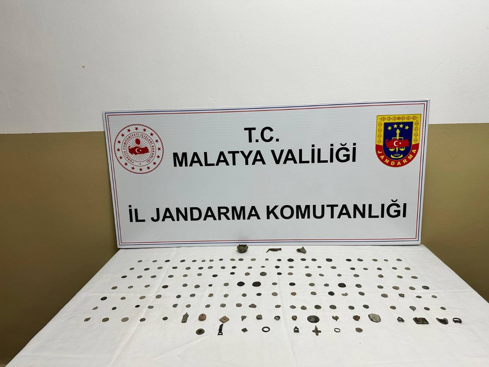 Malatya'da jandarmadan tarihi eser operasyonu