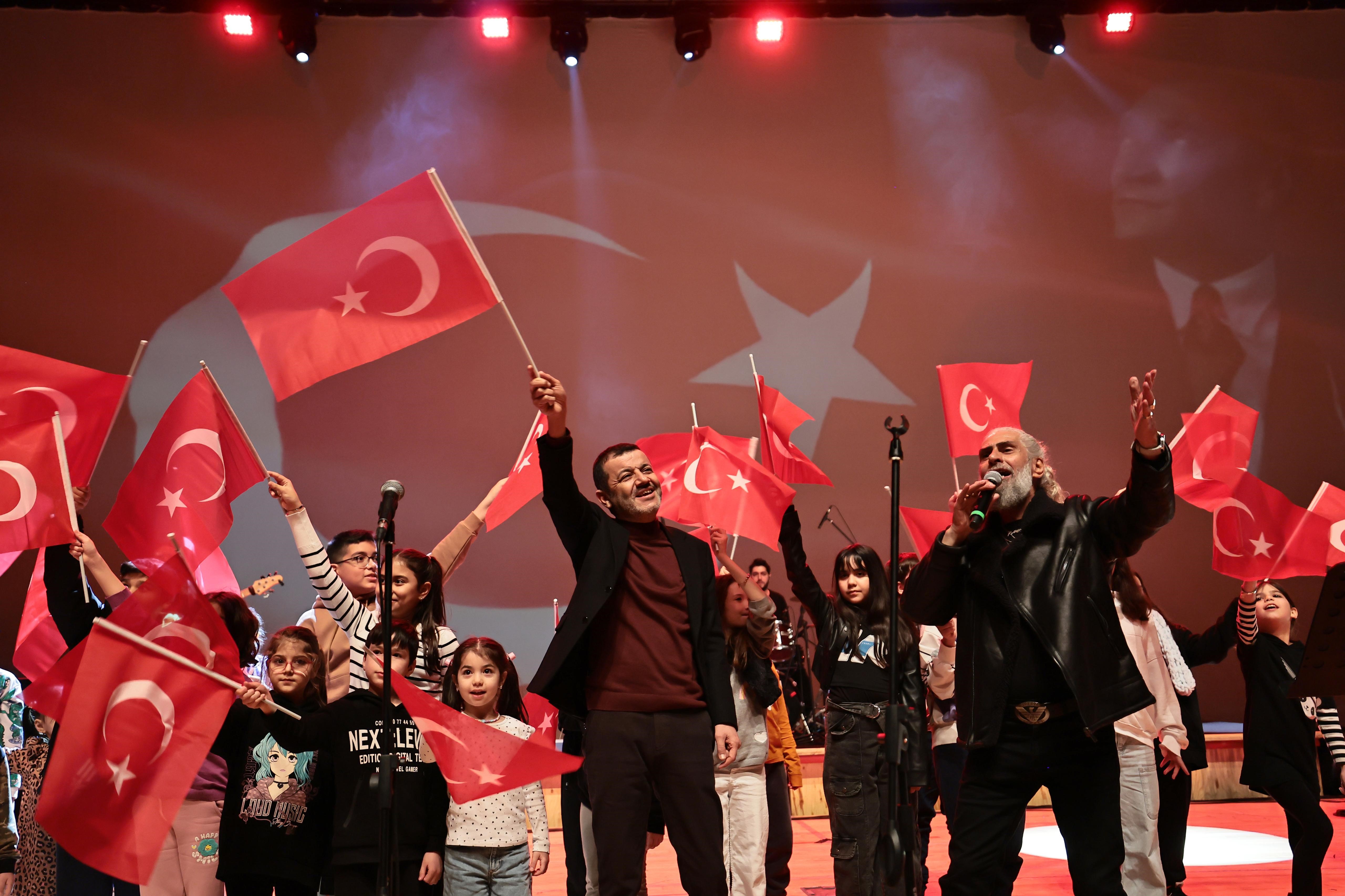 Cem Karaca, vefatının yıldönümüne özel Denizli’de şarkılarıyla anıldı