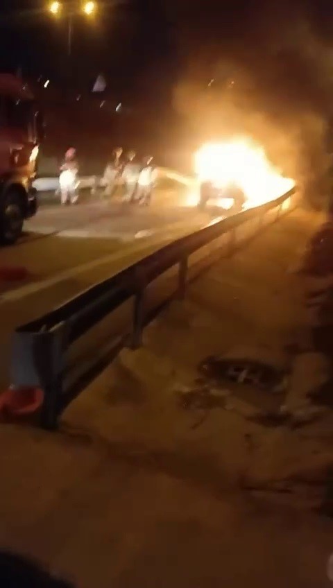 Otomobil alevlere teslim oldu