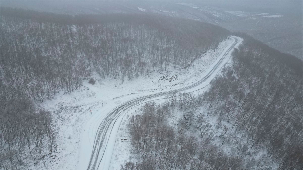 Tekirdağ'da kar yağışı! Ganos Dağları beyaza büründü