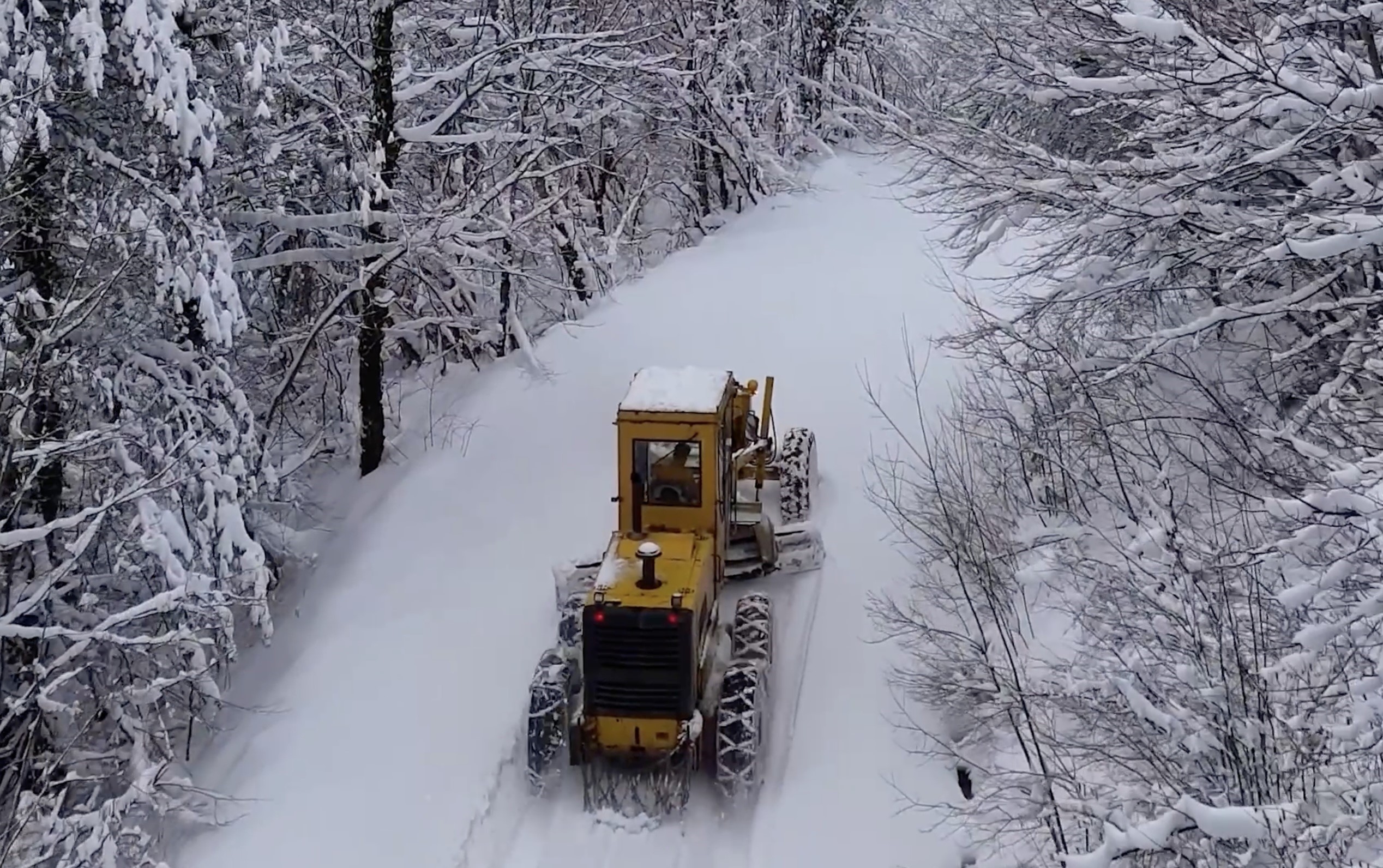 Kastamonu'da kar küreme çalışmaları devam ediyor