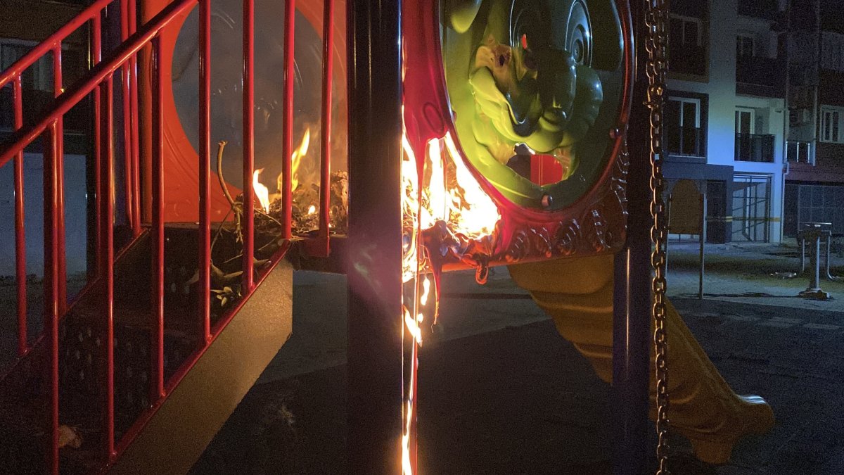 Aydın'da çocuk parkını ateşe verdiler! 3 şüpheli yakalandı