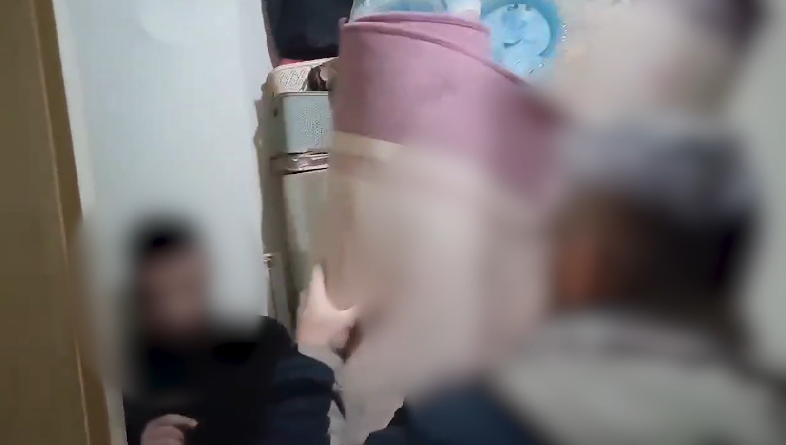 Kayseri'de halıların arkasında saklanırken yakalandı