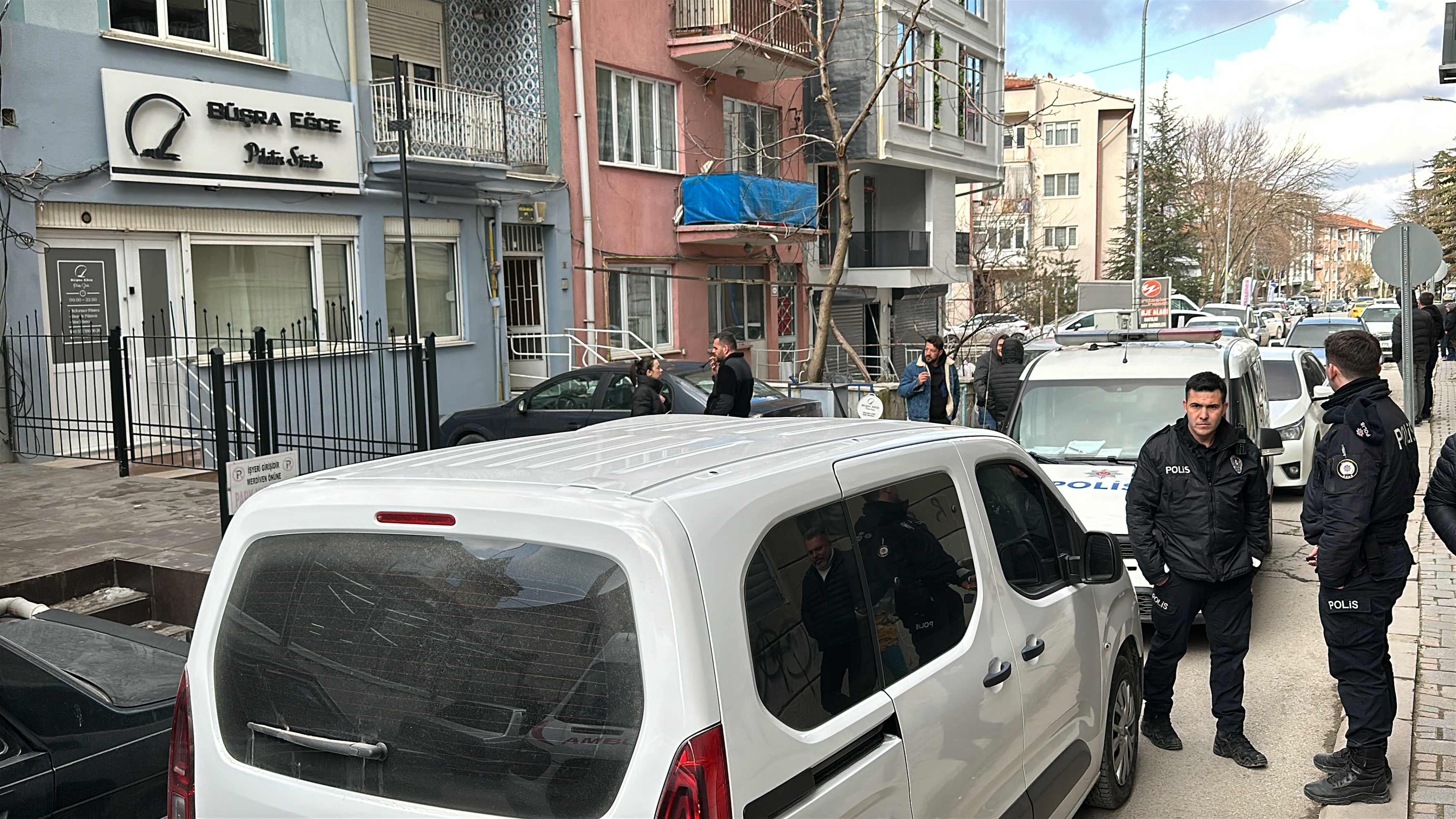 Şizofreni hastası koca, eşini tornavidayla 18 yerinden yaraladı