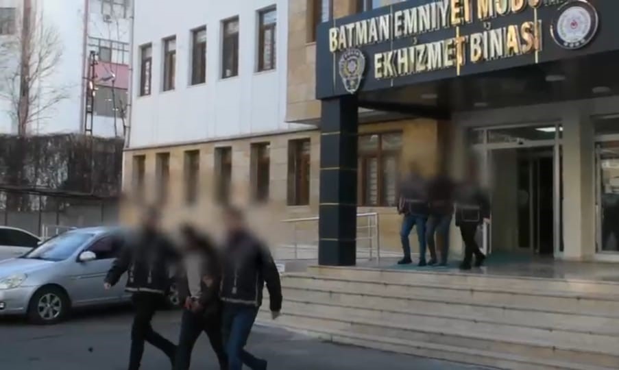 Batman'da iş yeri hırsızlık şüphelileri tutuklandı