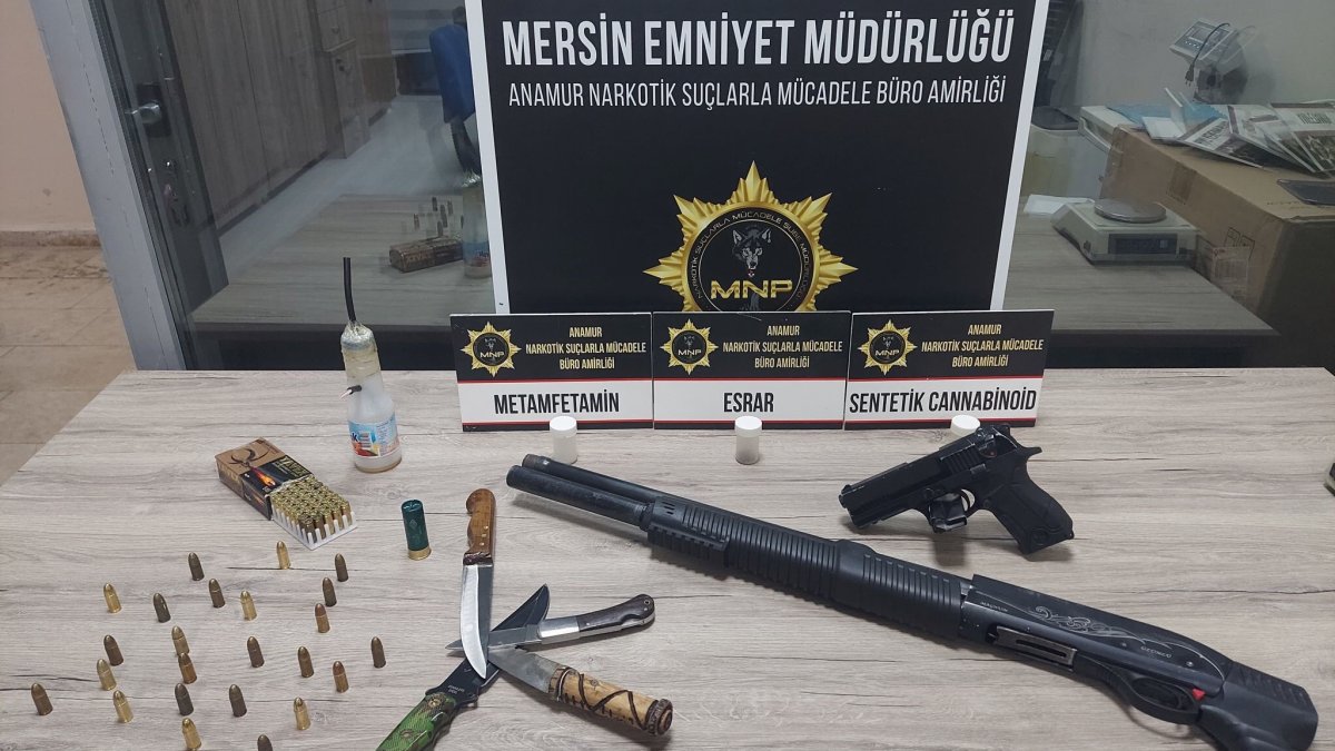Mersin'de operasyon! 2 şüpheliden silah ve uyuşturucu çıktı