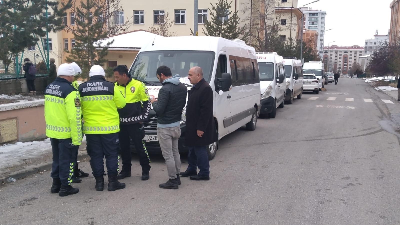 Sivas'ta okul servisleri denetlendi