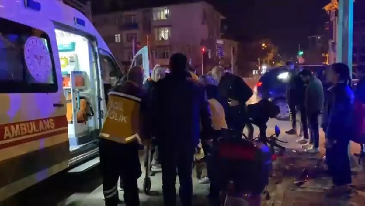 Elazığ'da motosiklet kazası! Aydınlatma direğine çarpan 2 kişi yaralandı