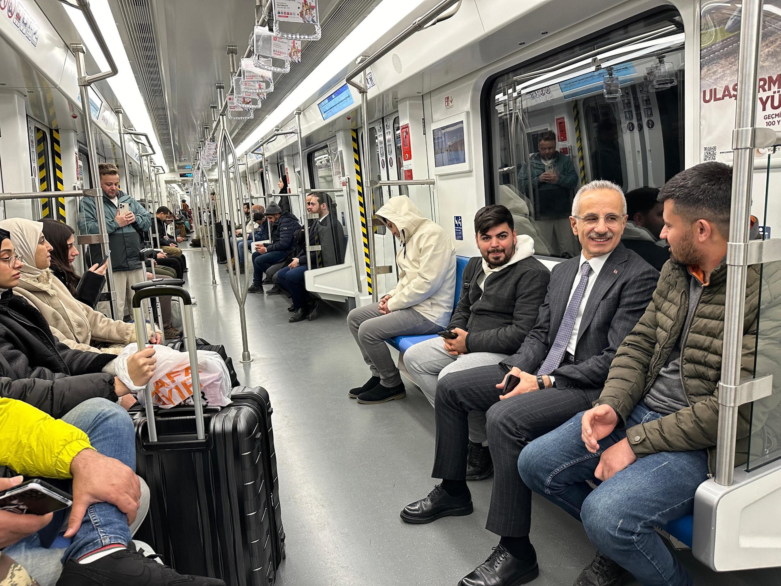 Gayrettepe-İstanbul Havalimanı-Arnavutköy Metrosu yolcu rekoru kırdı! Kısa sürede 37 bin yolcu…