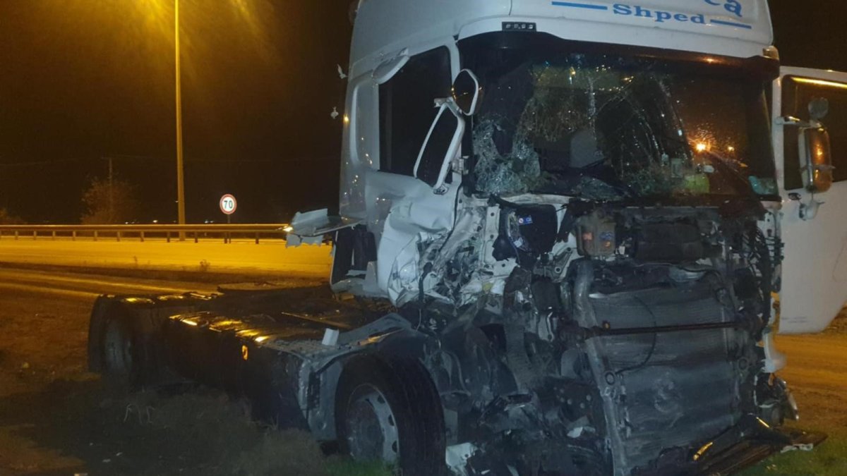 Çanakkale'de kaza yapan çekici tır çalındı! 5 şüpheli Konya'da yakalandı