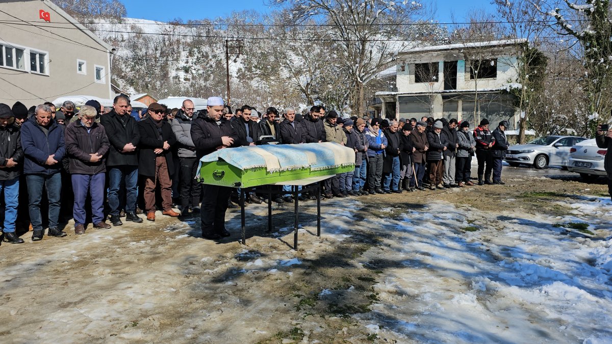 Zonguldak'ta trajik olay! Karla kaplı anteni temizlerken kalp krizi geçirdi