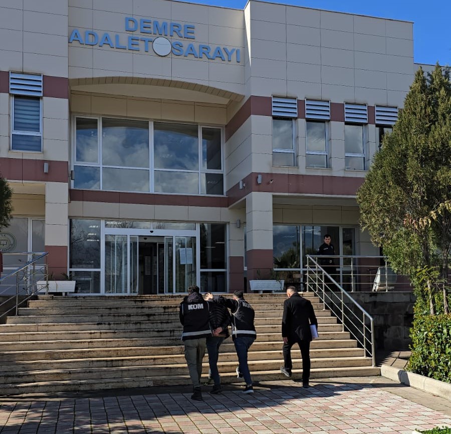 Antalya’da FETÖ operasyonu! 62 şüpheli tutuklandı