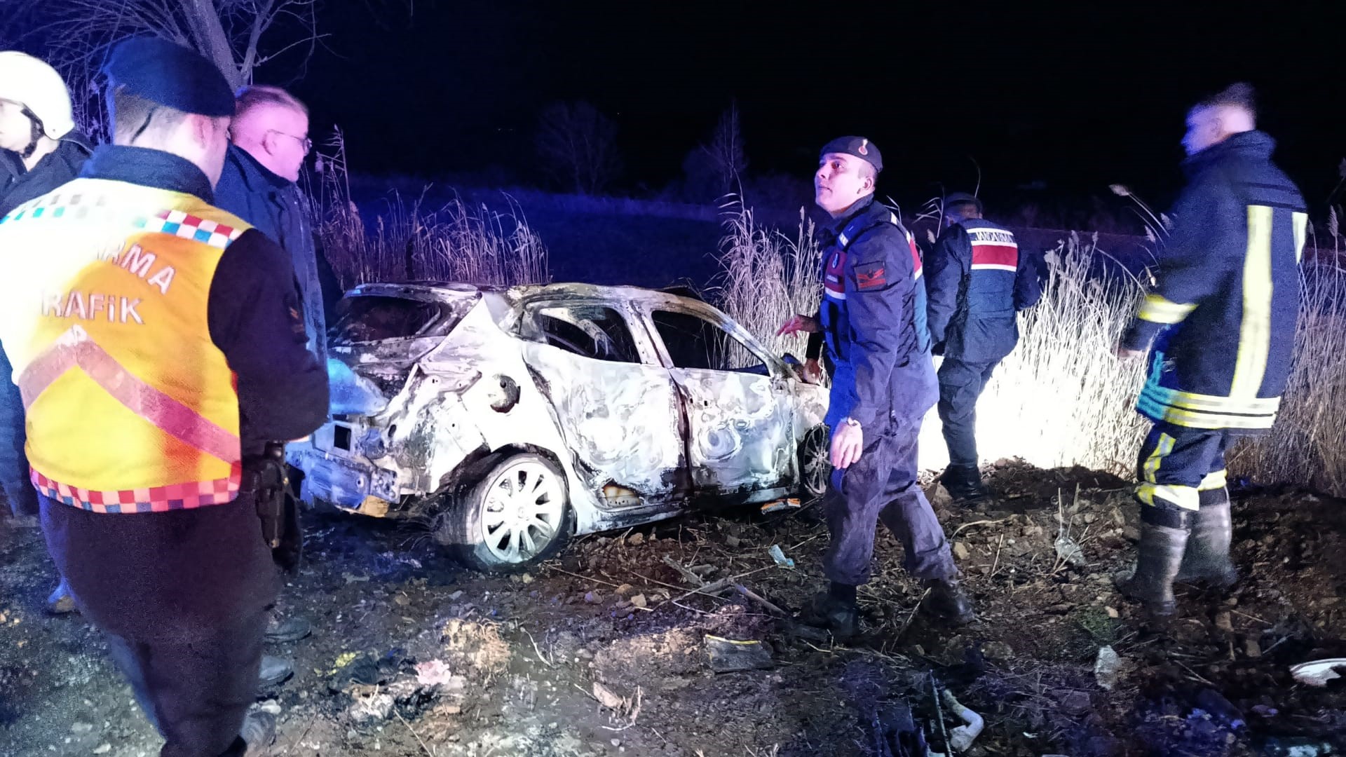 Çanakkale'de feci kaza: 1 ölü, 7 yaralı