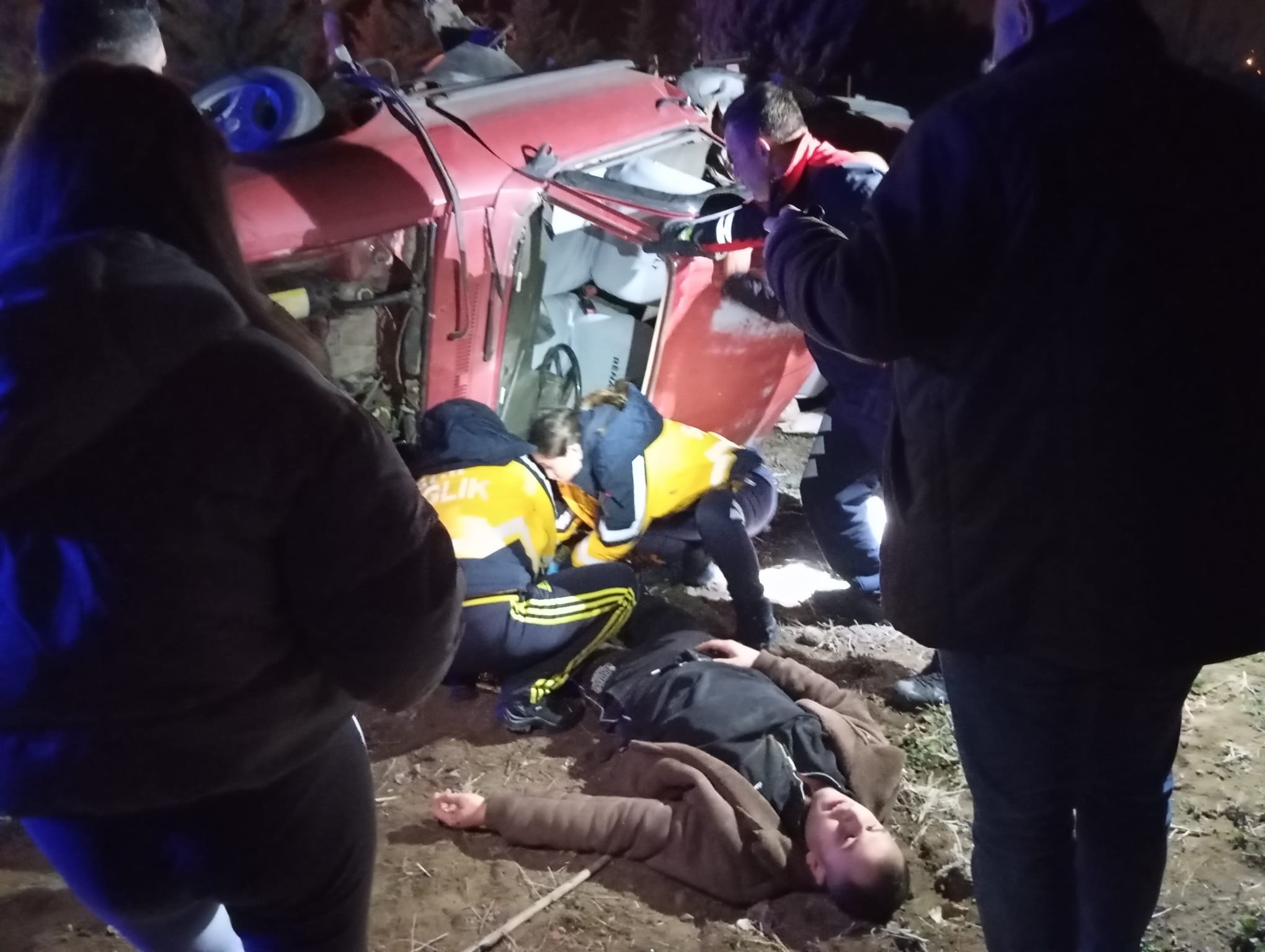 Kontrolden çıkan otomobil tarlaya devrildi: 1 yaralı