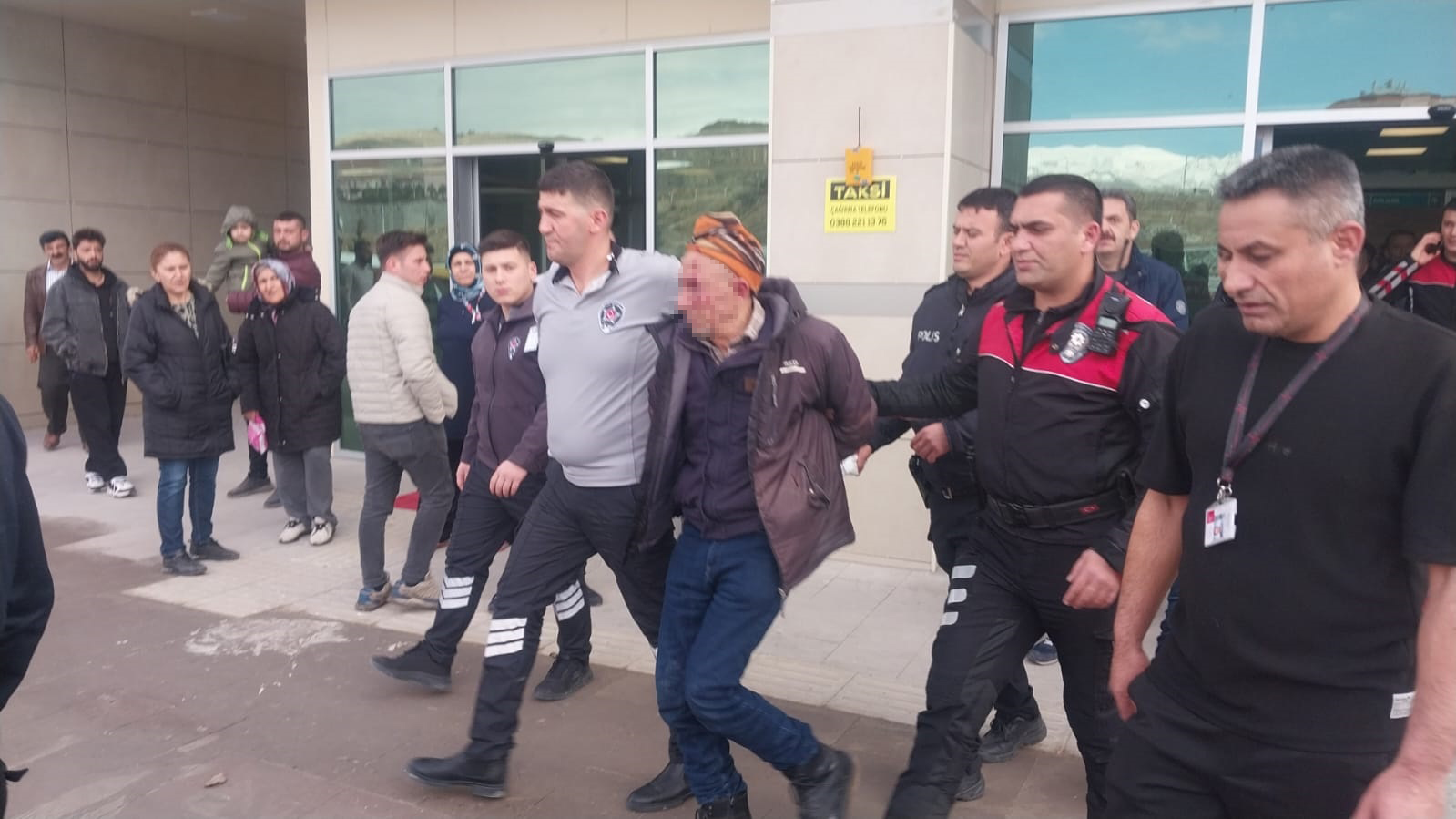 Niğde’de hasta dehşeti!  Hastası tarafından bıçaklanan doktor, ağır yaraladı