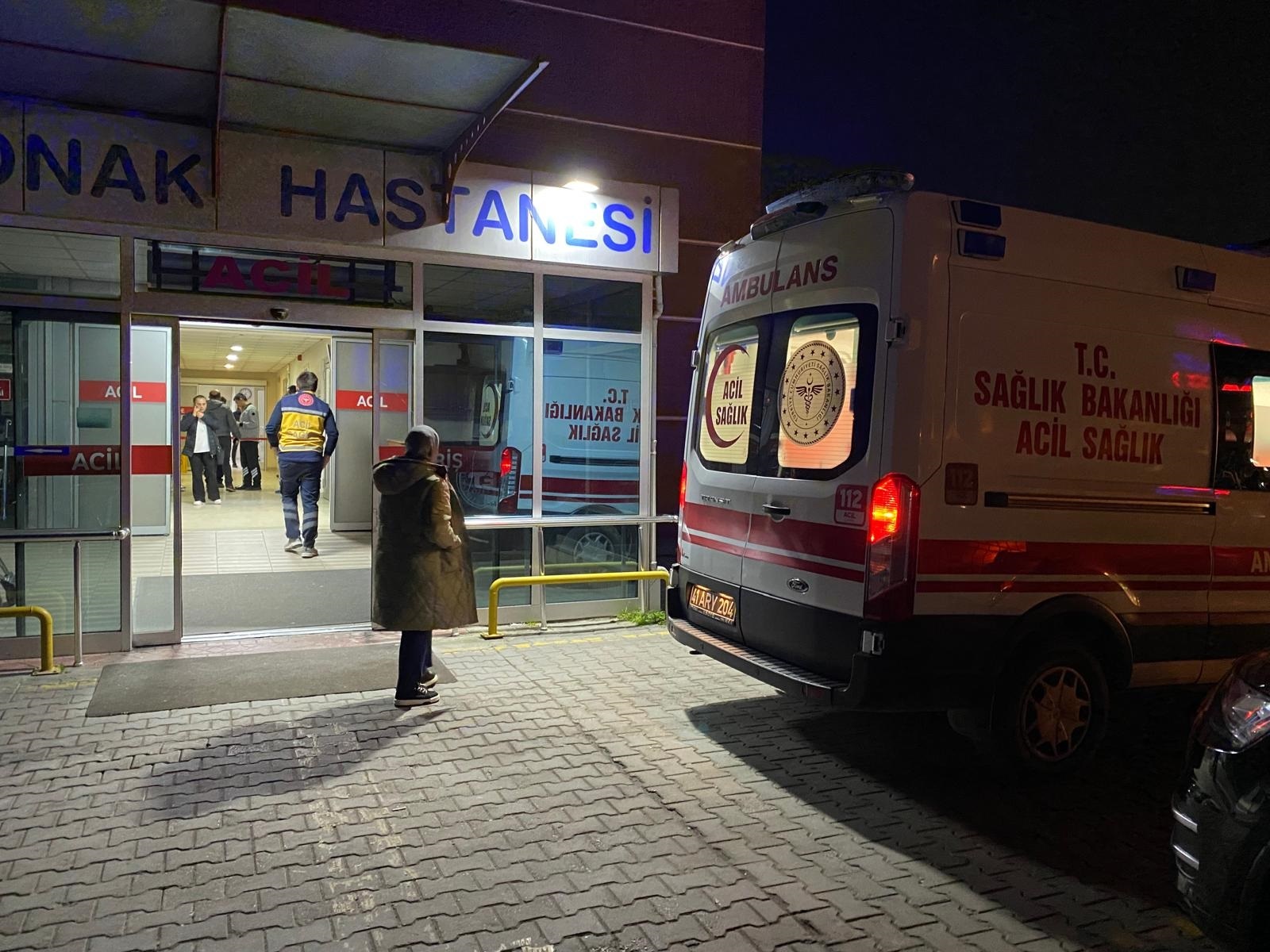 Kocaeli'nde kaza! Otomobilin çarptığı kadın ağır yaralandı