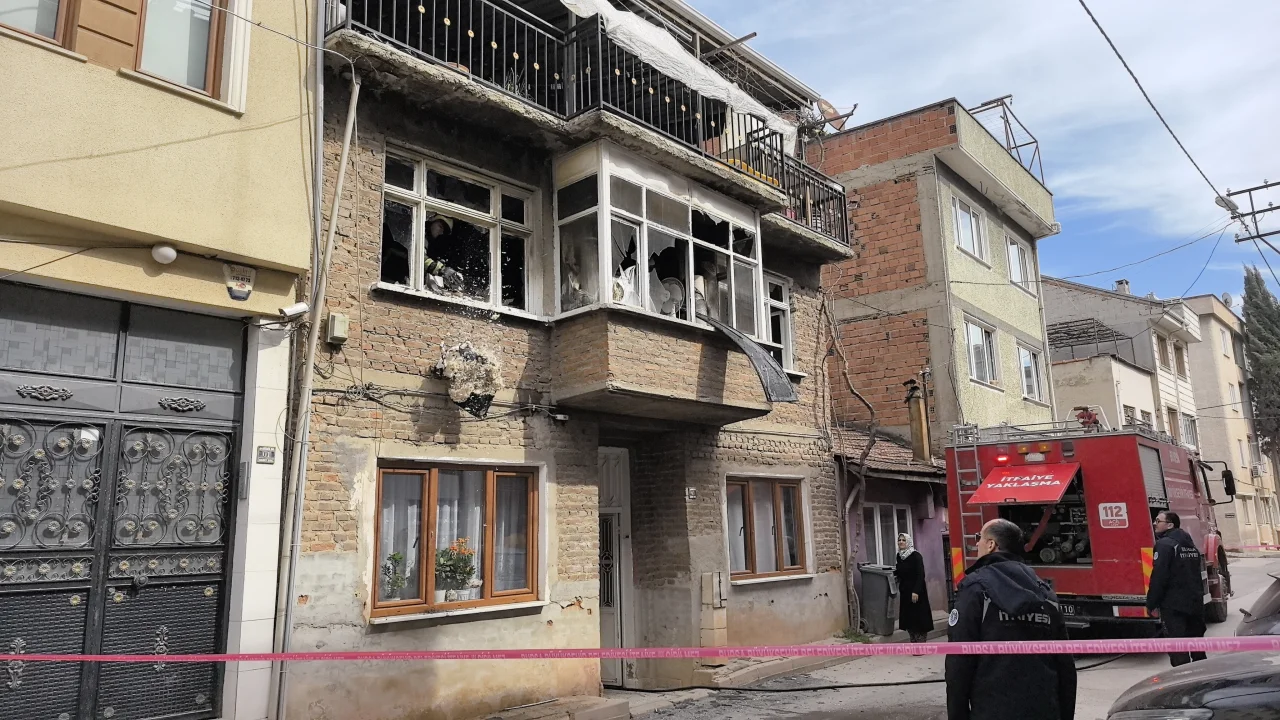 Bursa’da yangın! Ev kullanılamaz hale geldi