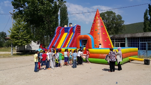 Geleneksel okul şenlikleri başladı