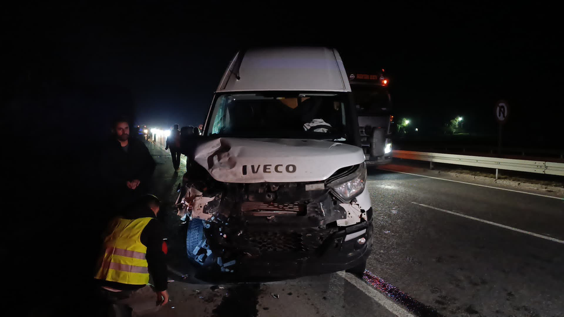 Bursa'da minibüs otomobille çarpıştı: 1 yaralı