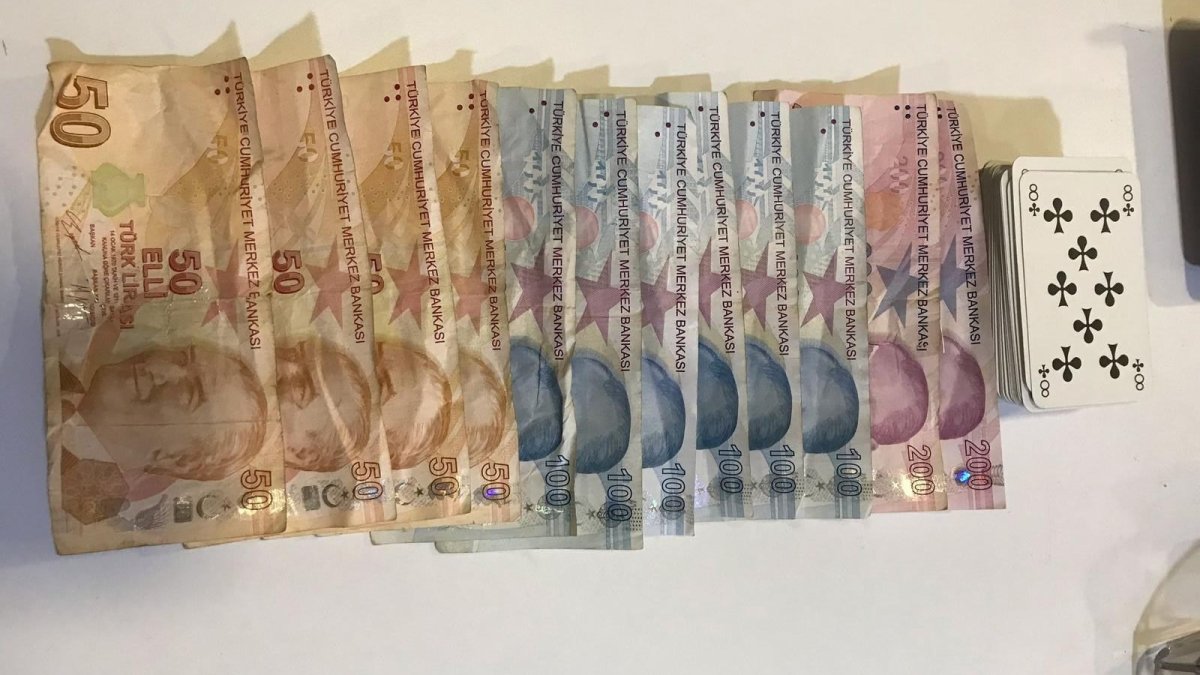 Samsun'da kumar oynayan 4 kişiye suçüstü