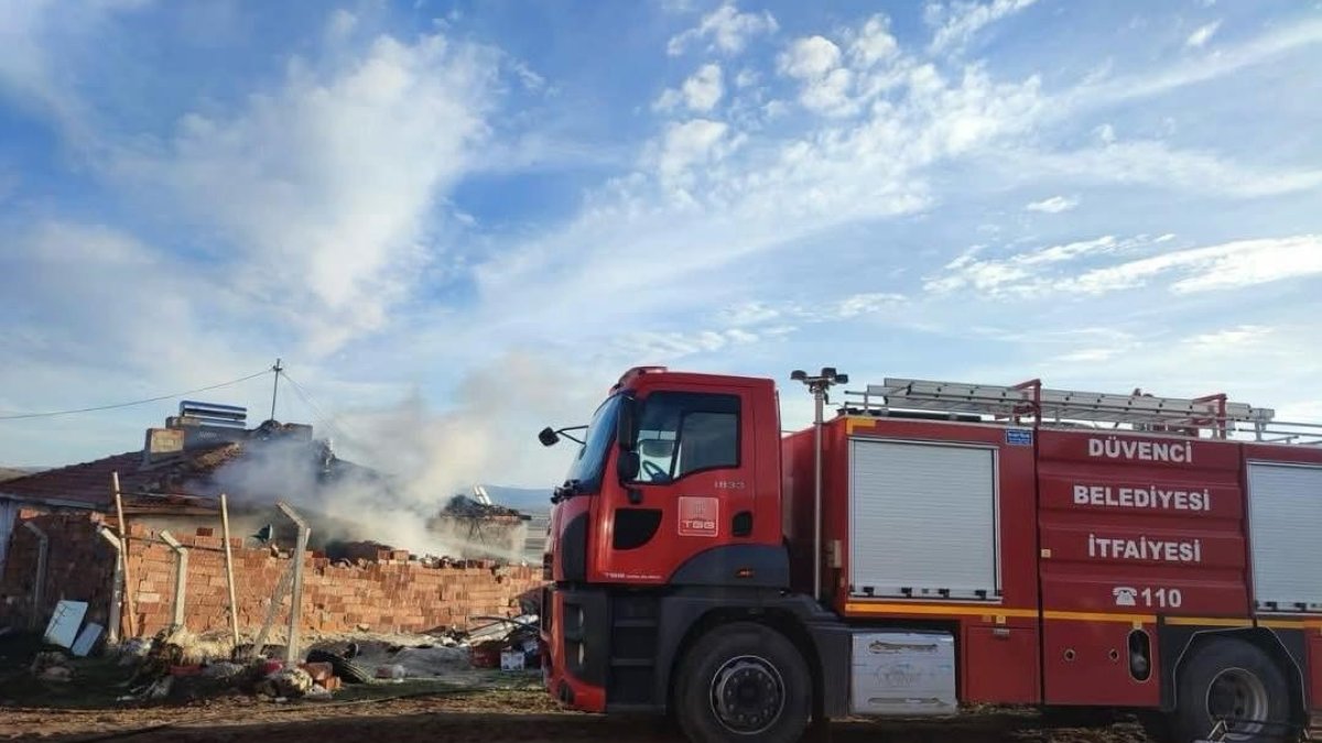 Müstakil evde çıkan yangın paniğe sebep oldu