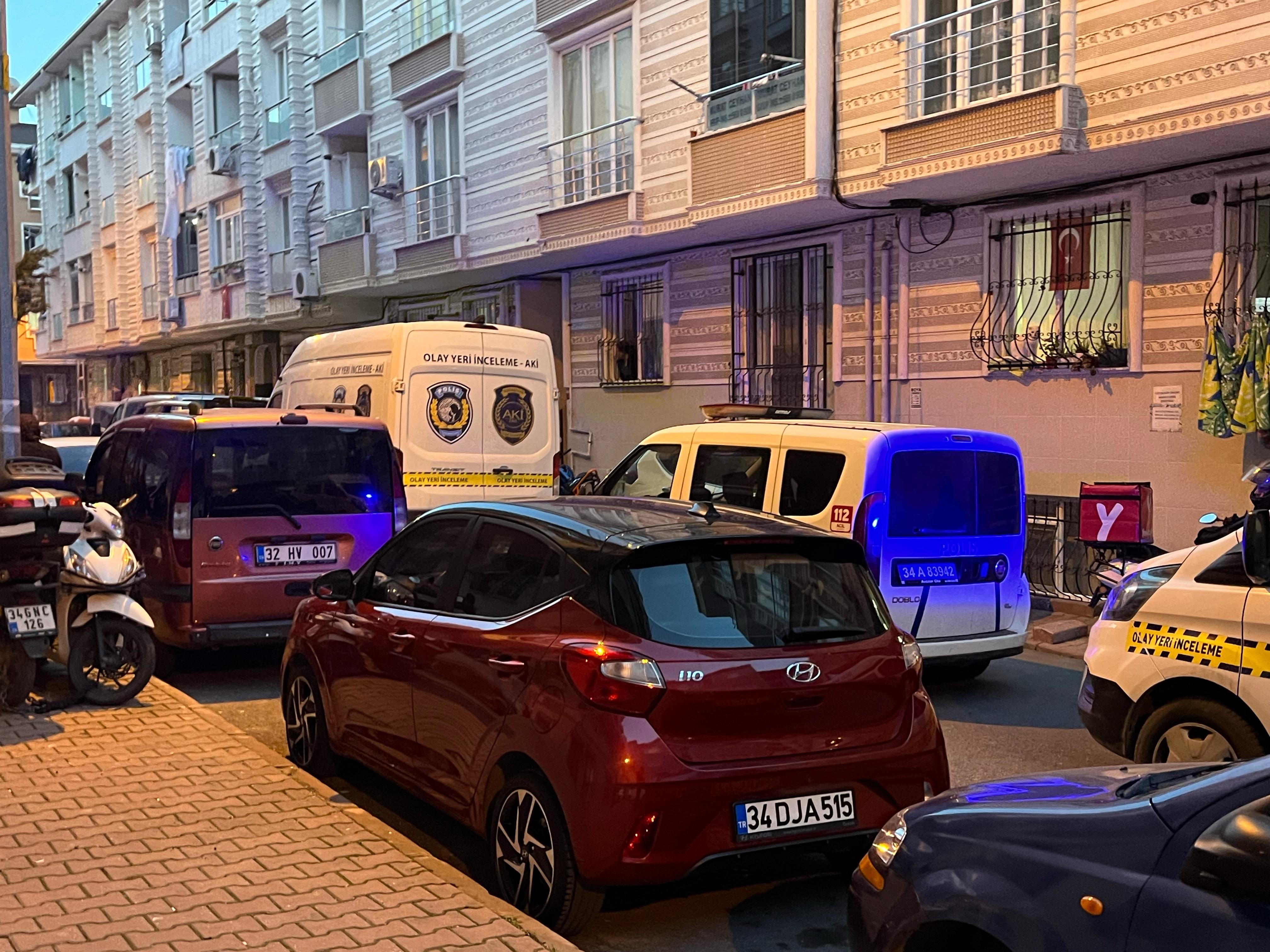 Esenyurt’ta eski eşini bıçaklayarak öldüren şahıs ardından intihar etti