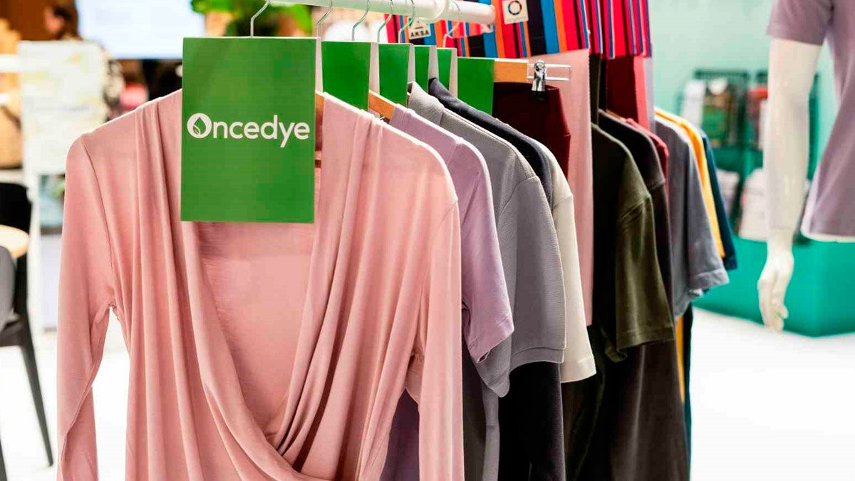 Boyama süresini yüzde 25 kısaltan yenilik! Aksa Akrilik yeni ürününü tanıttı