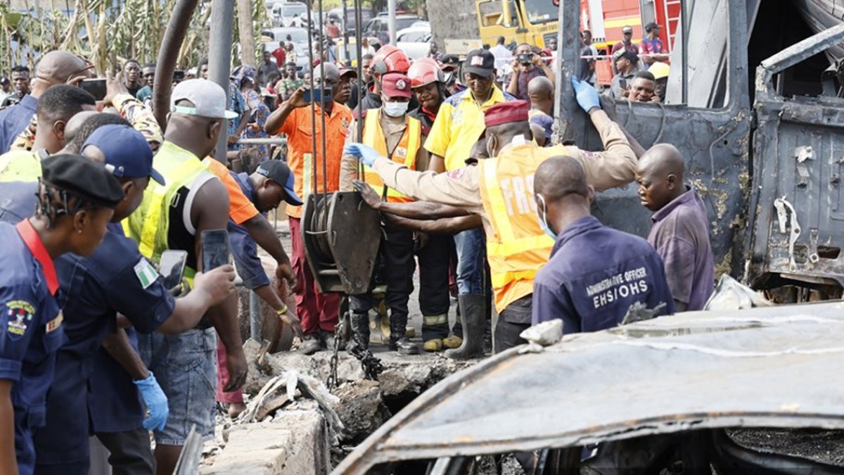 Gaz yüklü tanker patladı! 2 kişi öldü, 14 kişi yaralandı