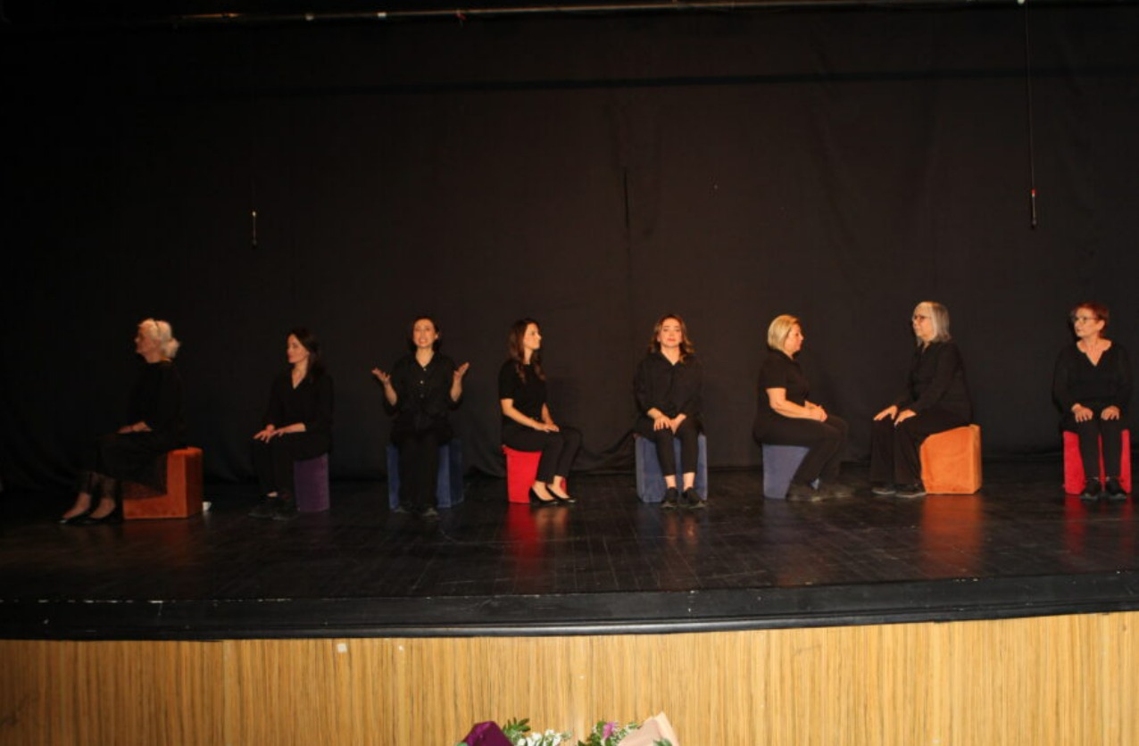 Nish Adalar Tiyatro Grubu, sahnede sosyal sorumluluk için buluşuyor