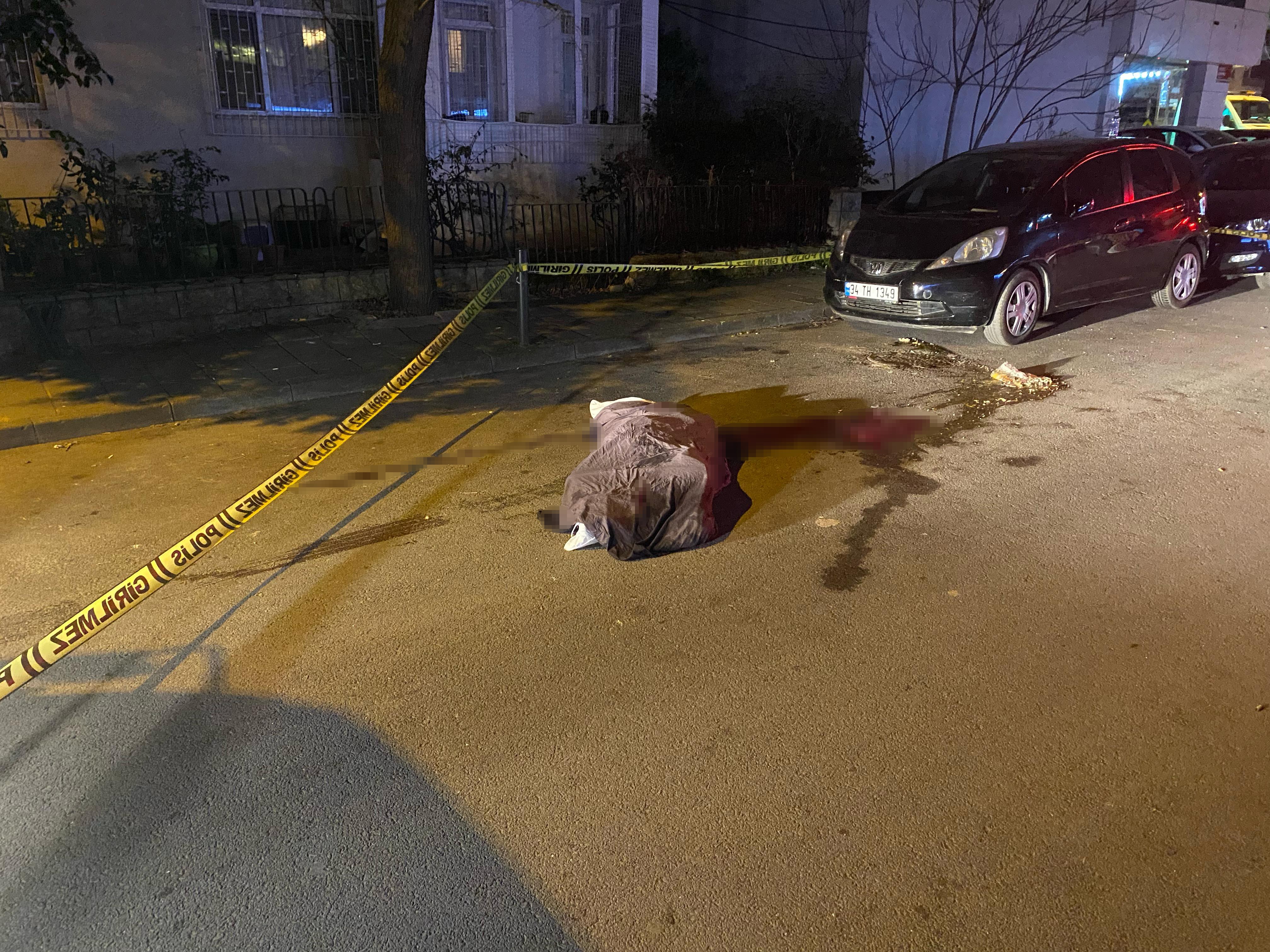 Kadıköy'de çöp kamyonunun altında kalan yaşlı kadın hayatını kaybetti